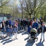 Gruppenfoto der Teilnehmer vor dem Favoritepark